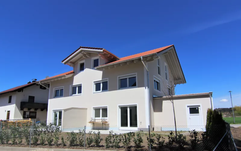 Schöne Doppelhaushälften Feldkirchen-Westerham / Neubau-Erstbezug