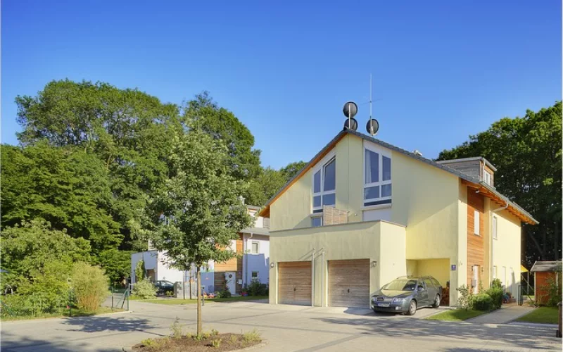 BAUTRÄGERVERTRIEB MÜNCHEN-ALLACH - PRATO REGIO