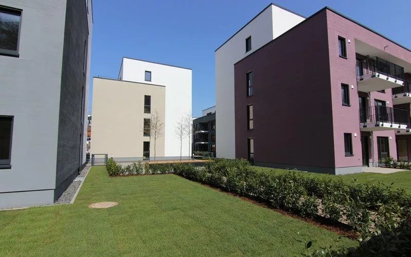 BAUTRÄGERVERTRIEB WOHNANLAGE HOFHEIM -                 "GOLDBACH - LEBEN AM TAUNUS"